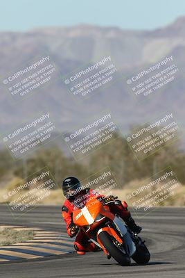 media/Dec-04-2025-Racers Edge (Thu) [[5ebc9f124d]]/3-B Group/1-Session 1 (Turn 7)/